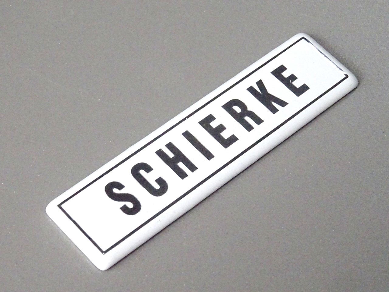Bild von Bahnhofsschild "Schierke"